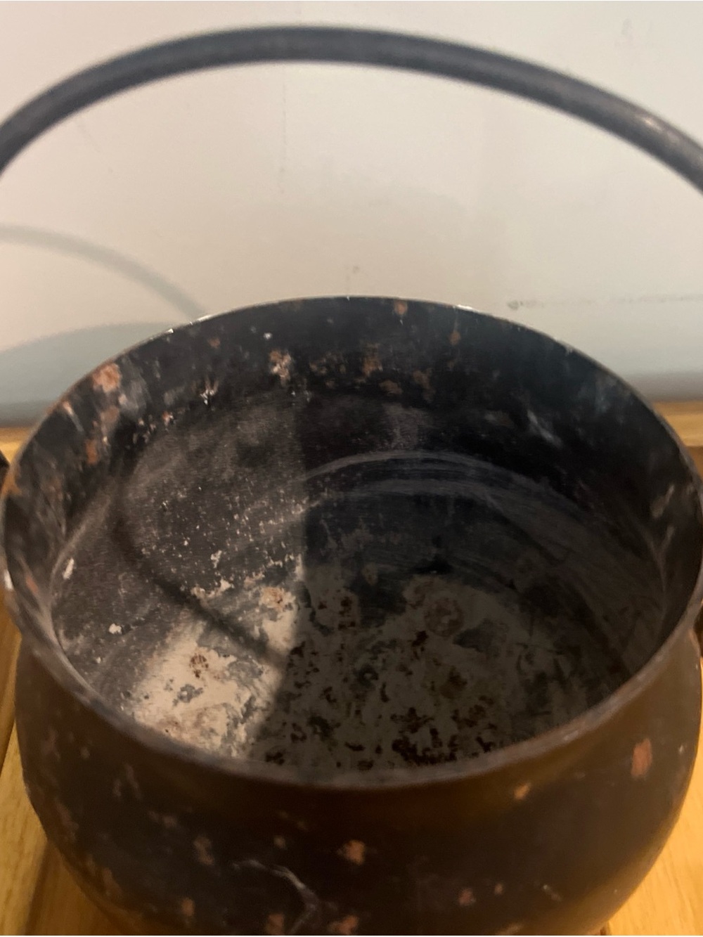 Antique-Style Black Iron Cauldron with Handle - Picture 2 of 7